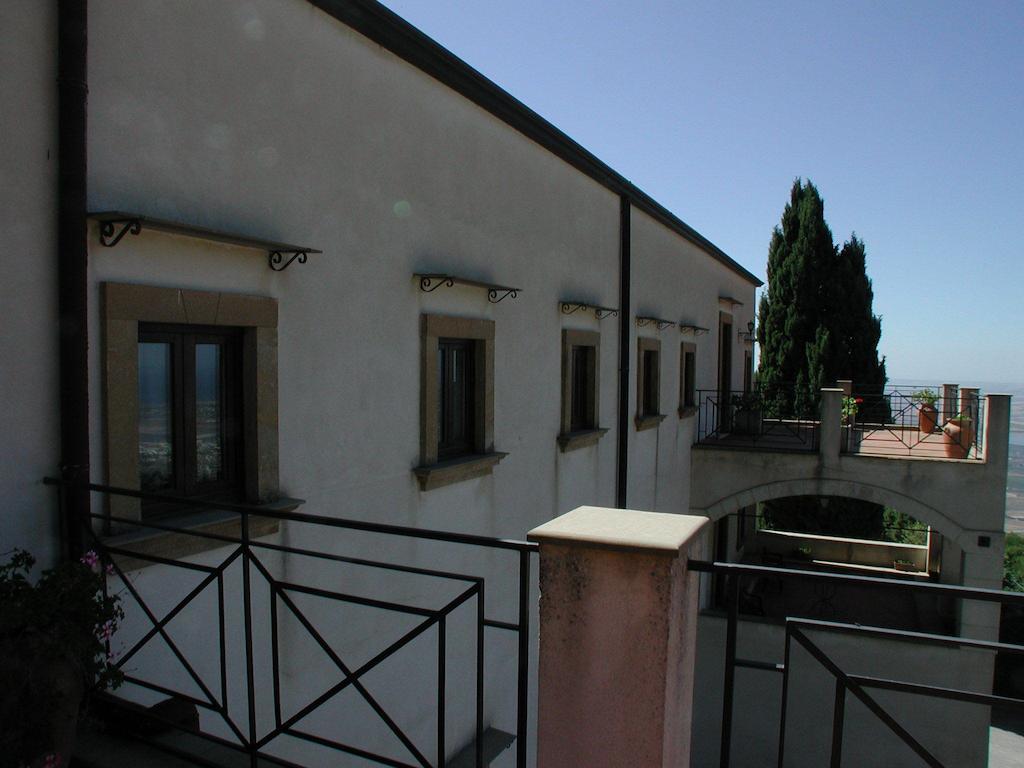 Eremo Hotel Casa Del Sorriso Erice Esterno foto